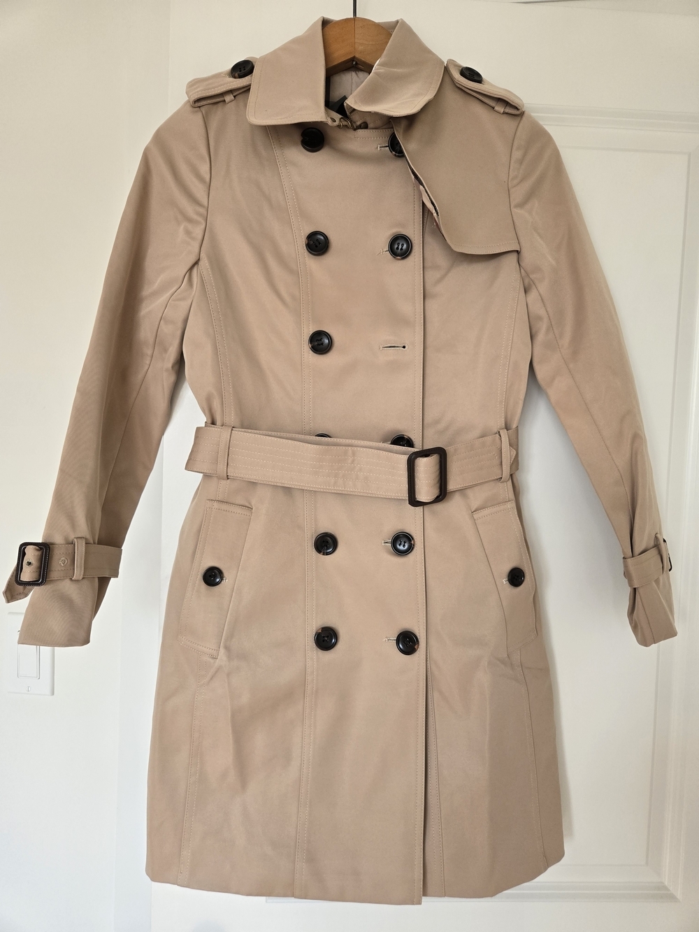 Classic Beige Double-Breasted Trench Coat Size Small – Brand New Belted Jacket